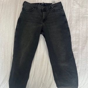 Hollister ultra high-rise mom jean